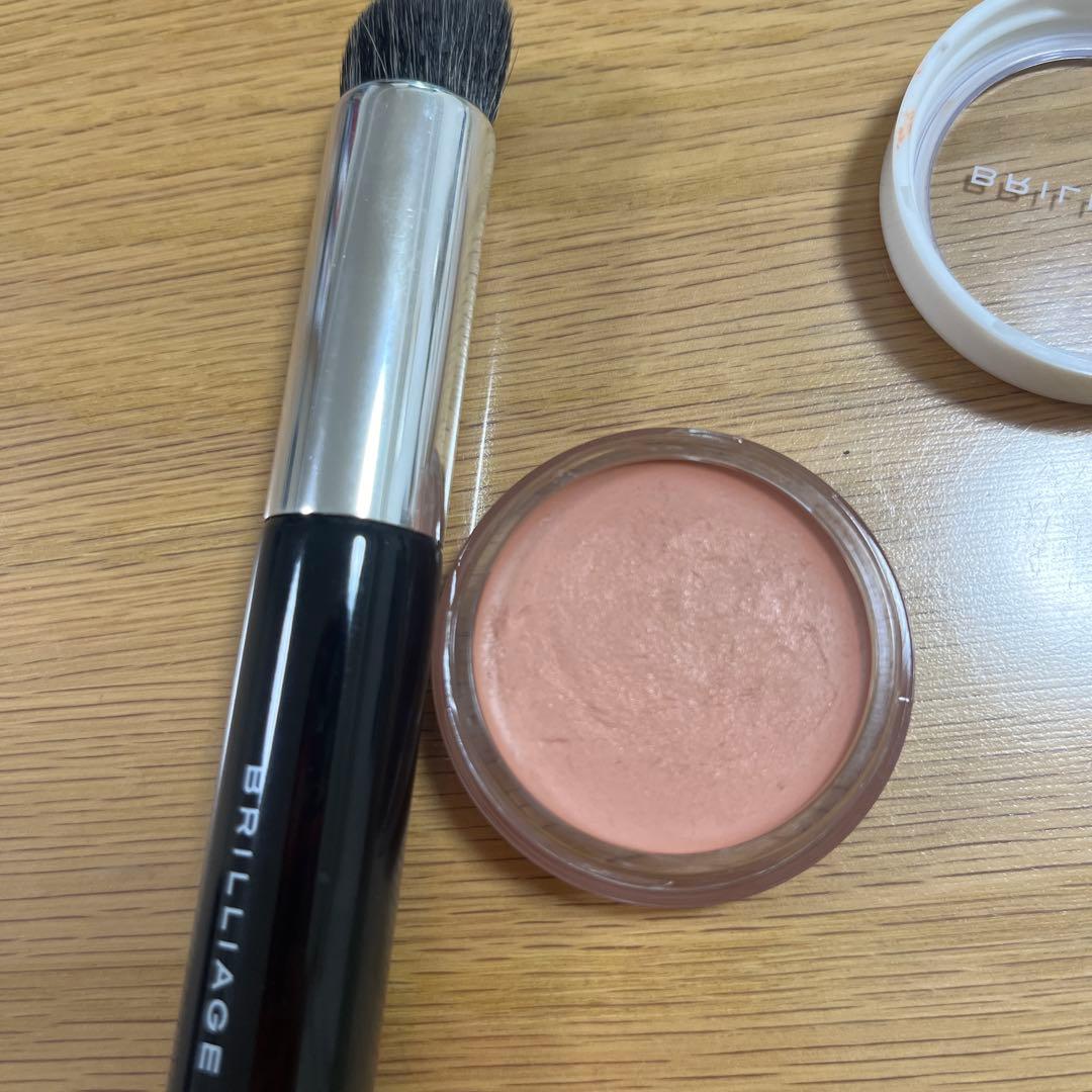 ブリリアージュ カモフラージュ コンシーラーチーク 04ワイドフィンガーブラシ