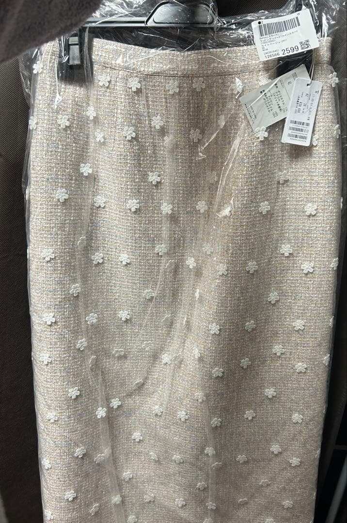 ラッピングツイード　Iラインスカート