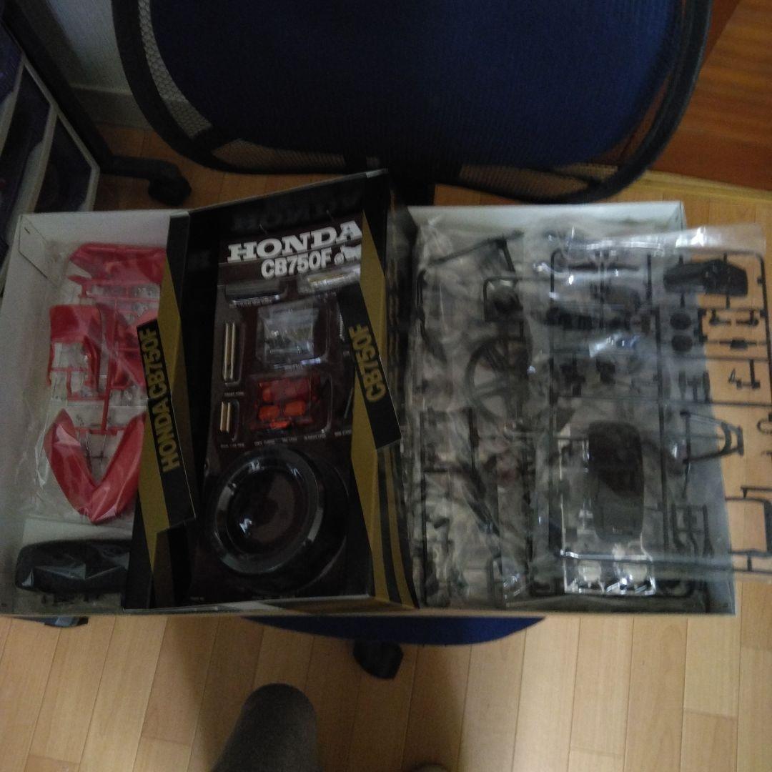 プロフ必読お願いします。HONDA CB750F1／6スケールプラモデル。