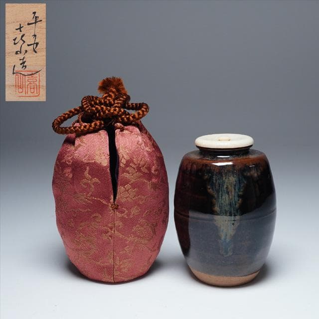 万代喜山　肩衝茶入　共箱　仕服：珠光緞子　茶道具　濃茶 万代喜山 肩衝茶入 共箱 仕服：珠光緞子 茶道具 濃茶 万代喜山 肩衝