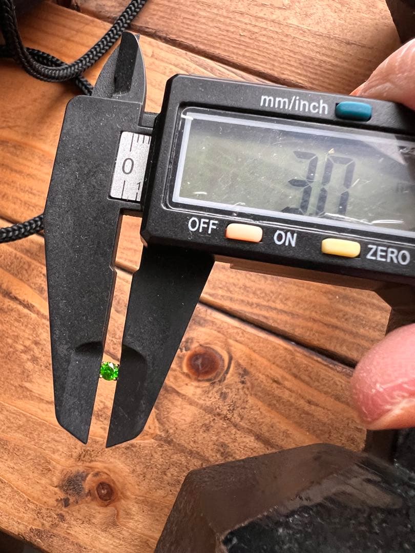 ホーステール入り デマントイドガーネット リング k18 YG 11号