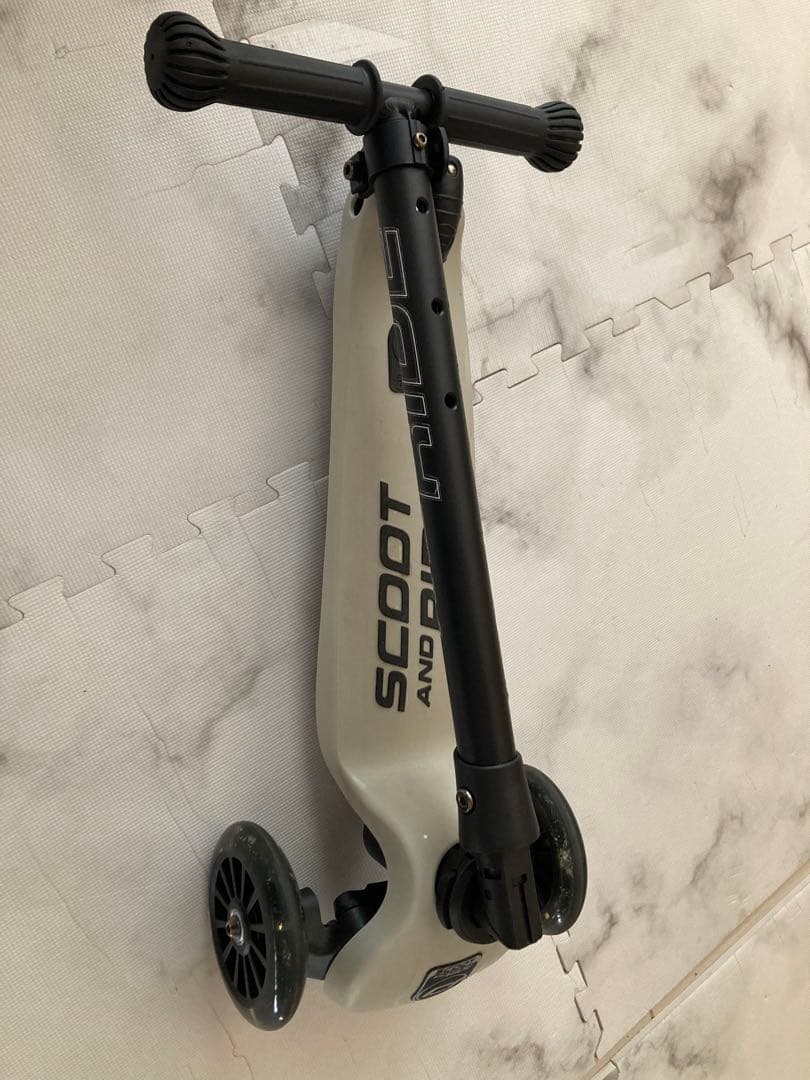 ハイウェイキック3LEDアッシュ キックボードキッズスクーター足けり