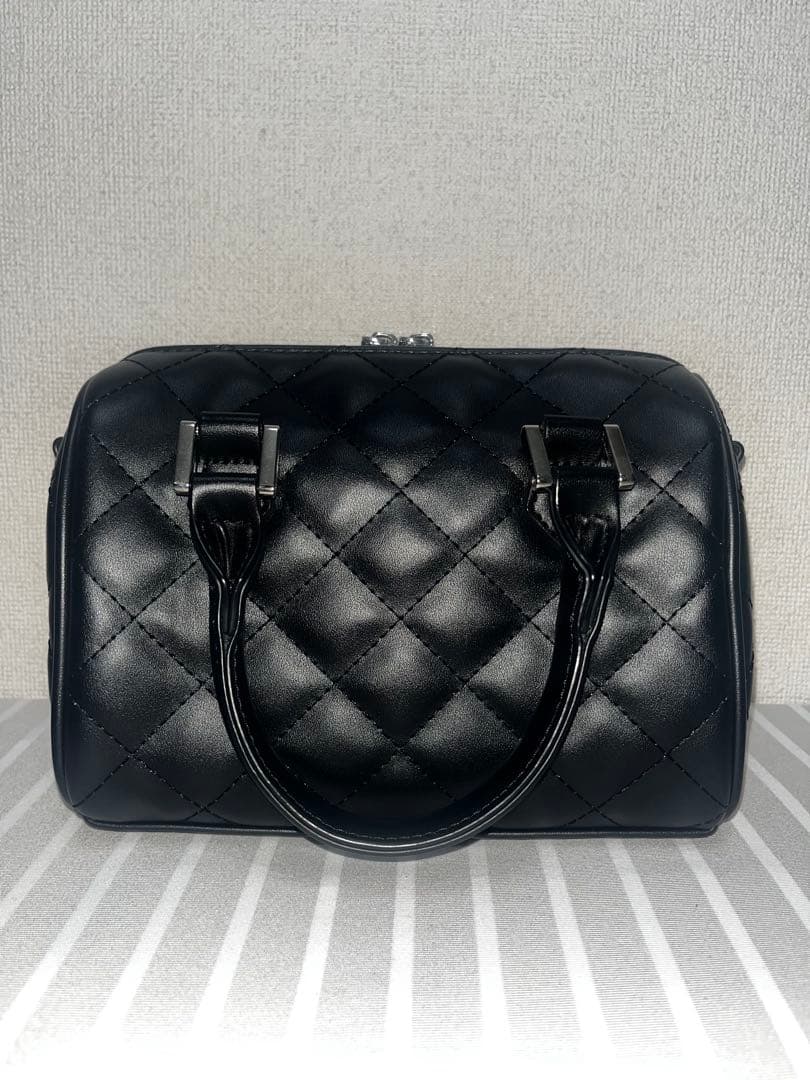 pium ぴうむ ハートポーチ付きキルティングボストンバッグ ブラック