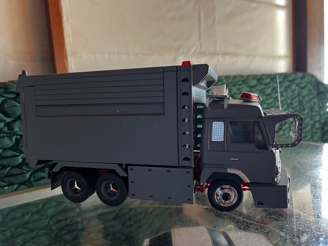 アオシマドルフィンデコトラ完成品