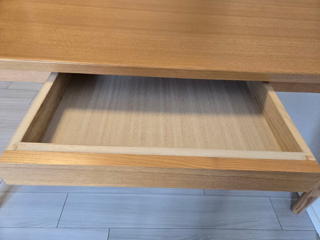 ニトリ　ダイニングテーブル　ロレイン5H 135