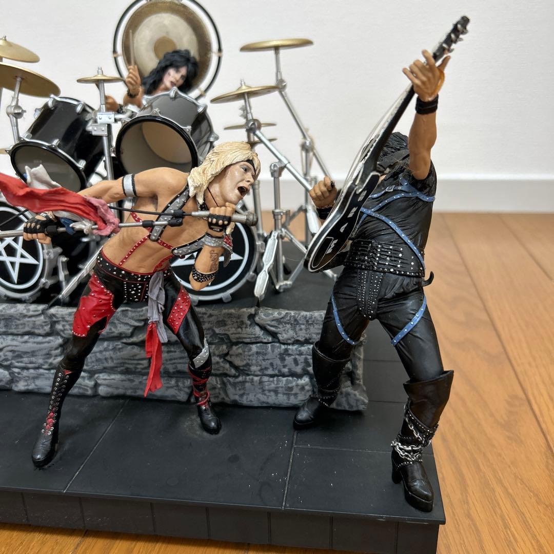 マクファーレントイズ モトリークルー SHOUT AT THE DEVIL