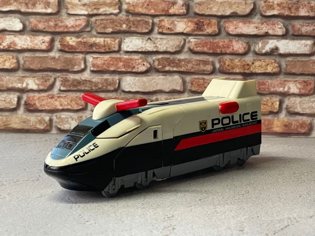 超特急ヒカリアン ポリスウィン トミー