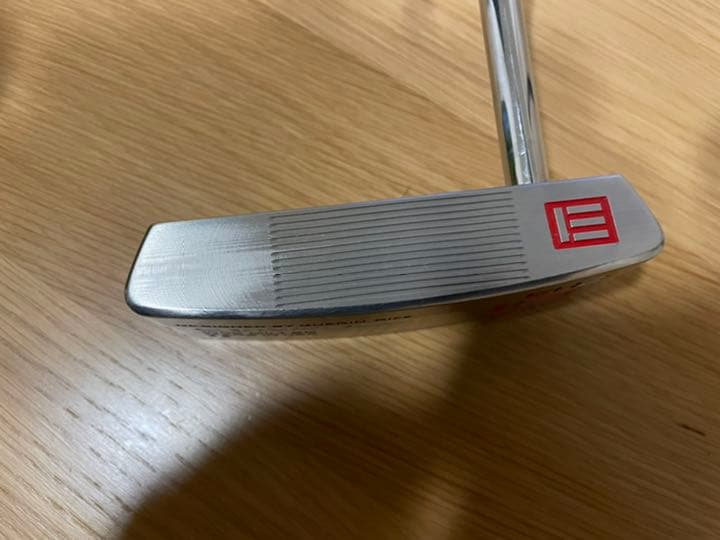 黒い万年筆 金メッキ装飾671