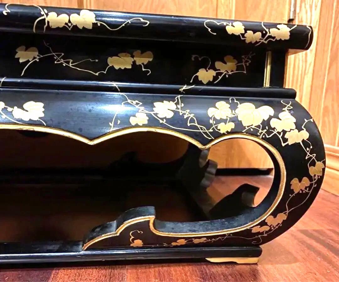 漆器、蒔絵の花台、大きい