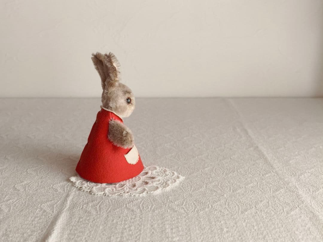 * vintage steiff ❀ * 赤いワンピースの ウサちゃん