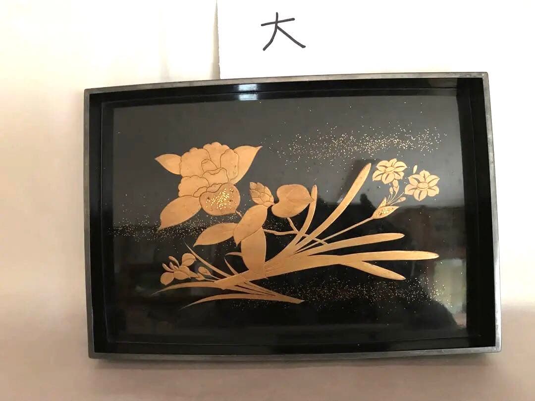 草花文蒔絵角盆(大・小)
