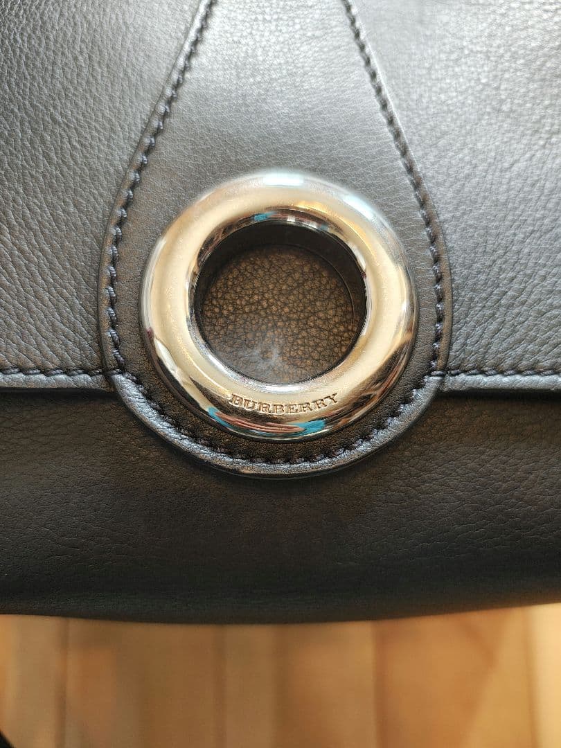 ✨BURBERRY（バーバリー）レザーショルダーバッグ✨