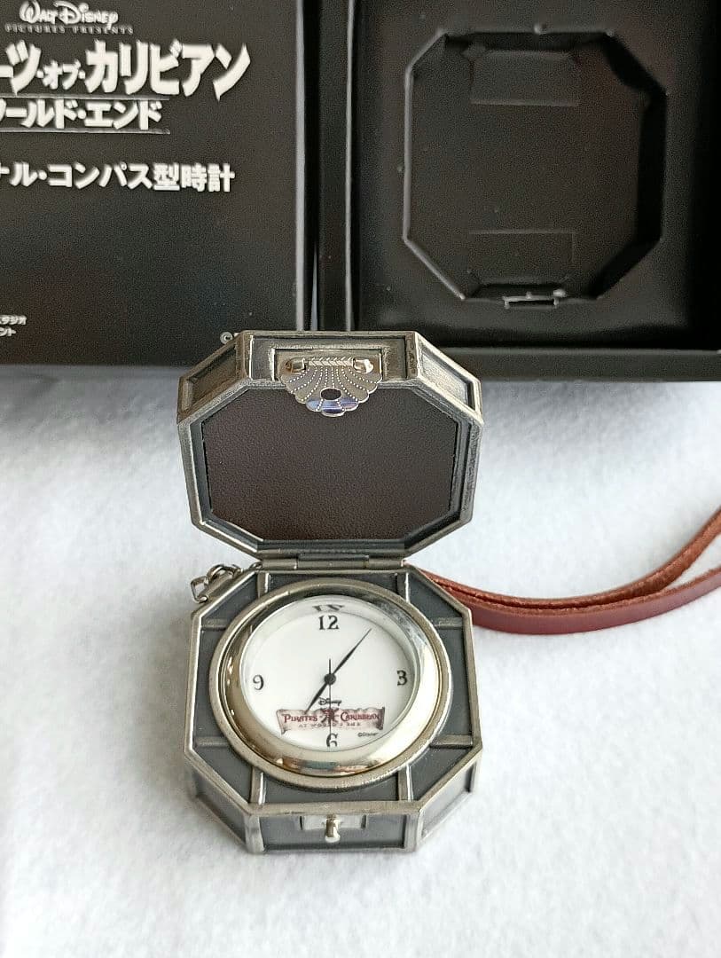 ディズニー パイレーツ・オブ・カリビアン コンパス型時計
