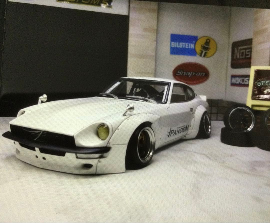 イグニッションモデル1/18 PANDEM S30Z 白　シャツおまけ付き