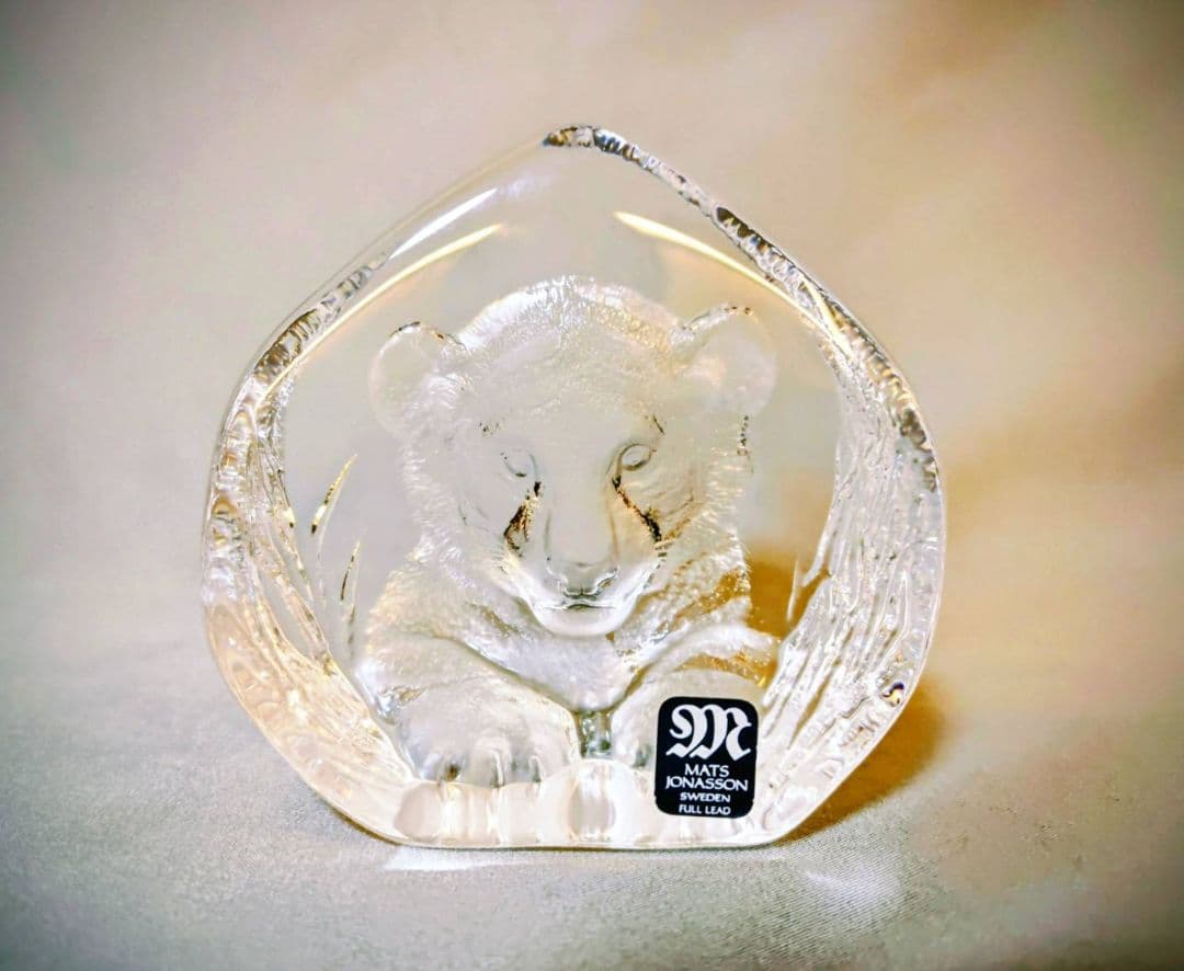Mats Jonasson/マッツ・ジョナサン クリスタルガラス 虎/トラ - メルカリ
