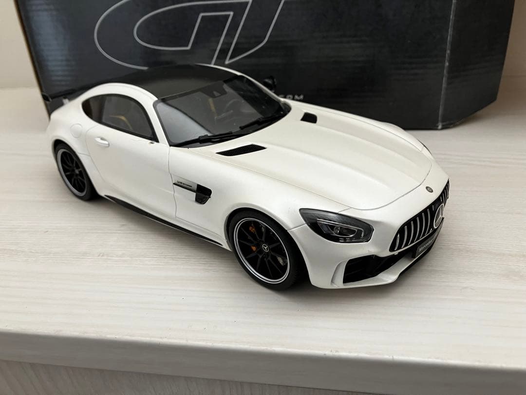 1/18京商 メルセデス AMG GTR