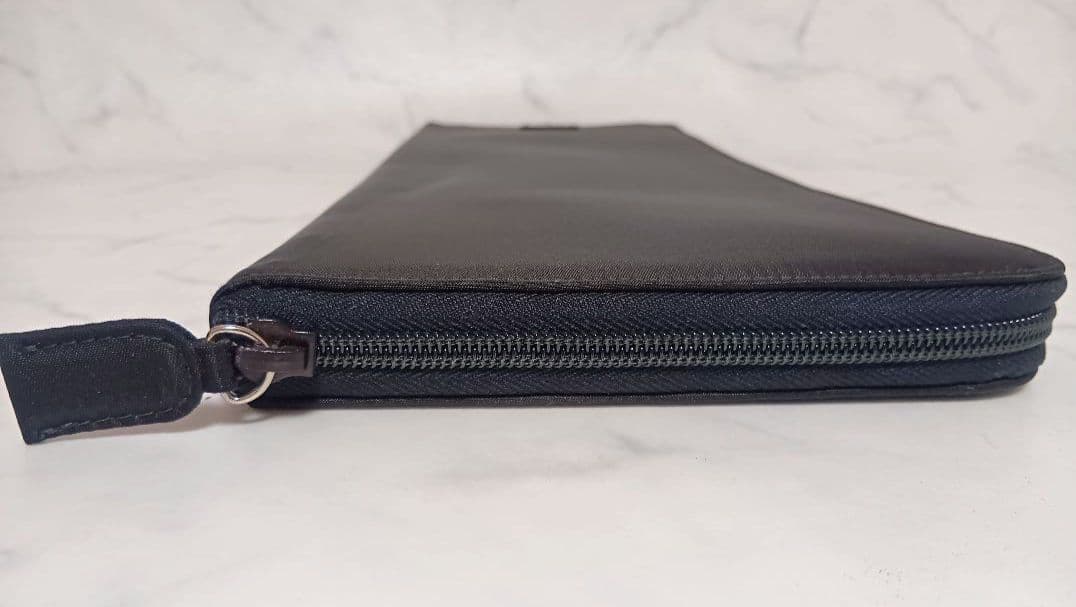 極美品 プラダ 　PRADA　ネクタイケース　ネクタイ収納　キャリングケース