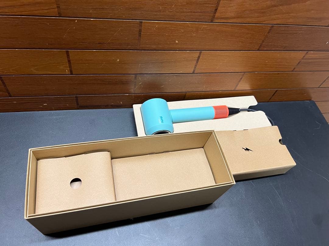 【新品】ダイソンドライヤー　HD16 CPATO