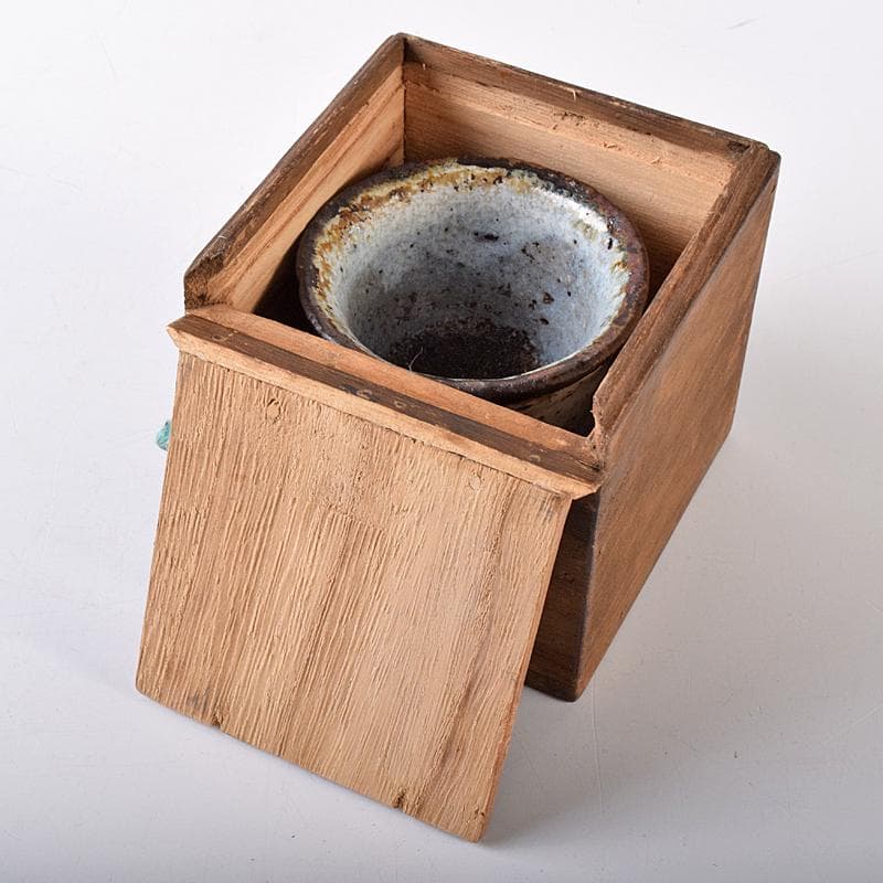 唐津焼　朝鮮唐津　盃　ぐい呑み　時代箱付　M　R7924