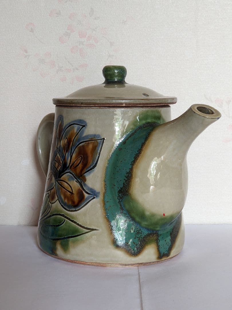 ♢民藝 琉球焼 緑釉流し掛け 箆彫り 草花文 水注 ポット