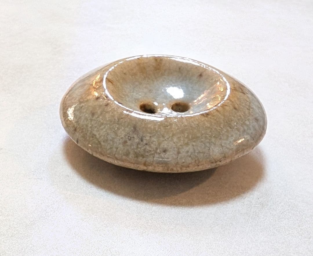 No.0320 ルーシー·リー 陶器ボタンA