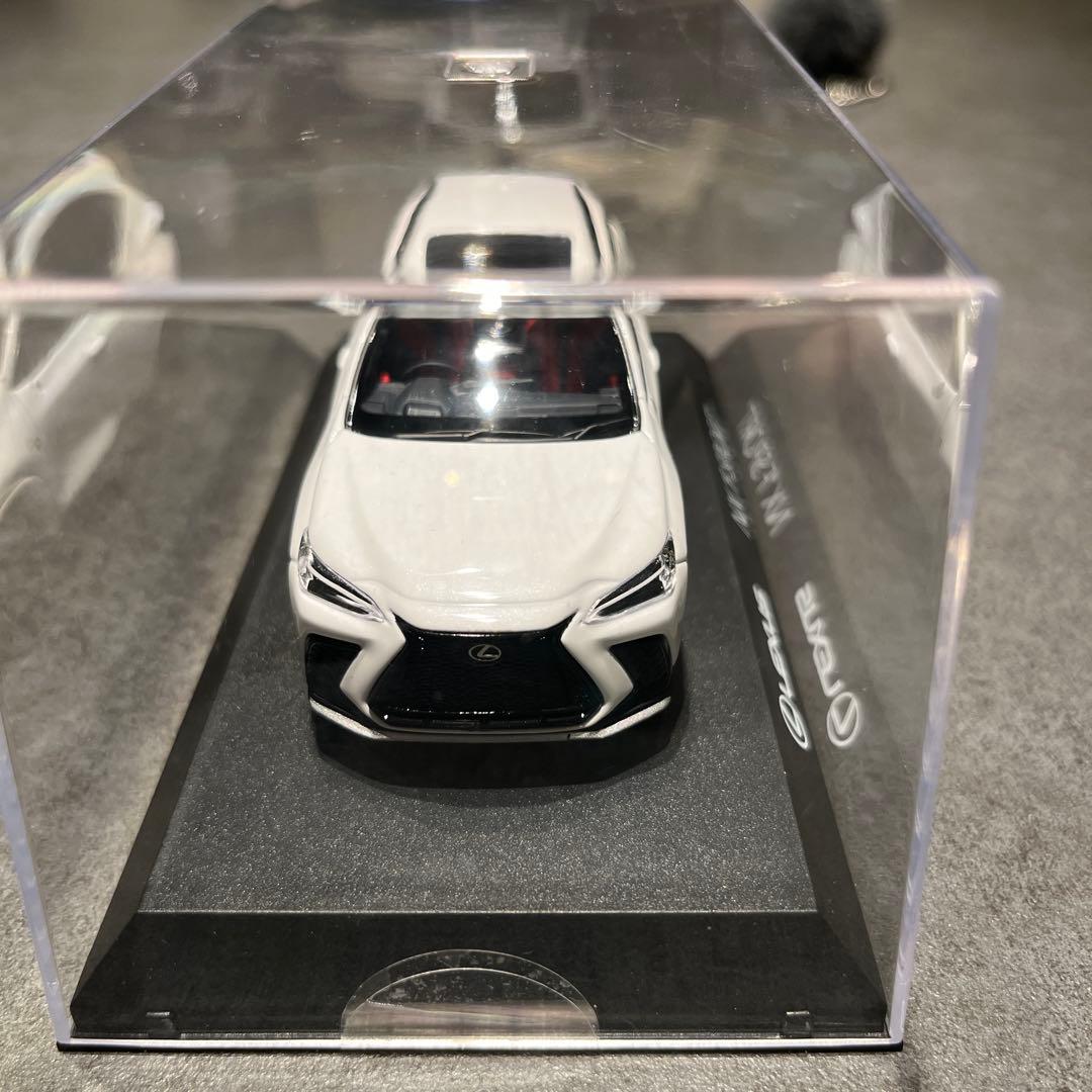 レクサス　Lexus NX F SPORT ホワイトミニカー 1/43