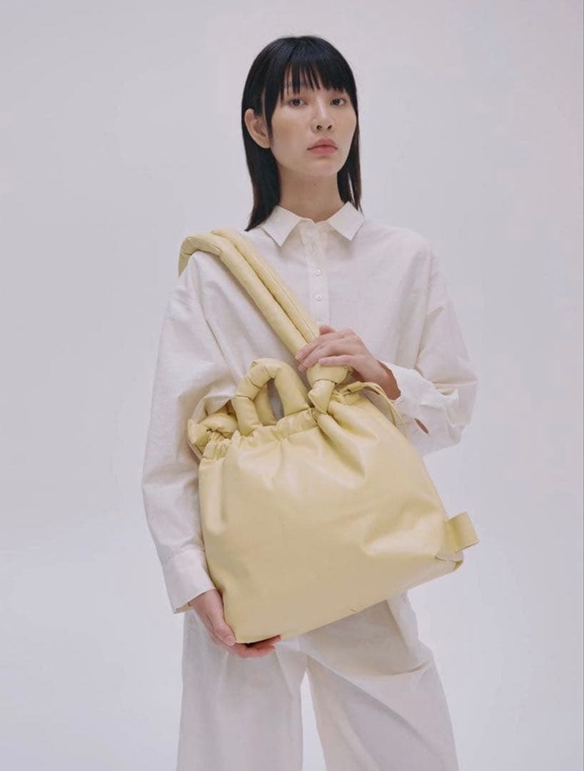 バッグ OLEND ONA VEGAN LEATHER butter yellow