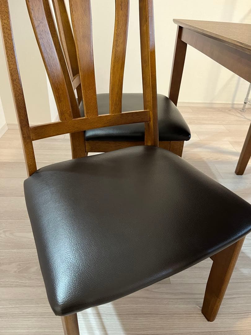 【引取】ダイニングテーブルセット　４人掛け　テーブル1台、チェア2脚、ベンチ