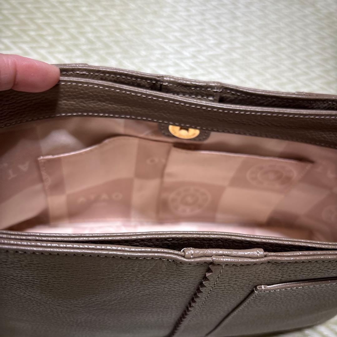 ATAO ブラウンレザー ショルダーバッグ