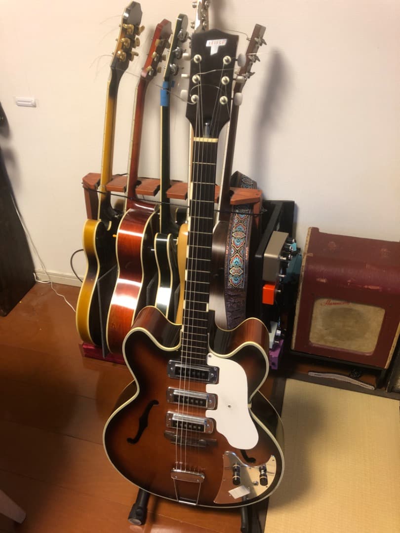 Teisco EP-17 ホローボディギター (Univox、Guyatone)