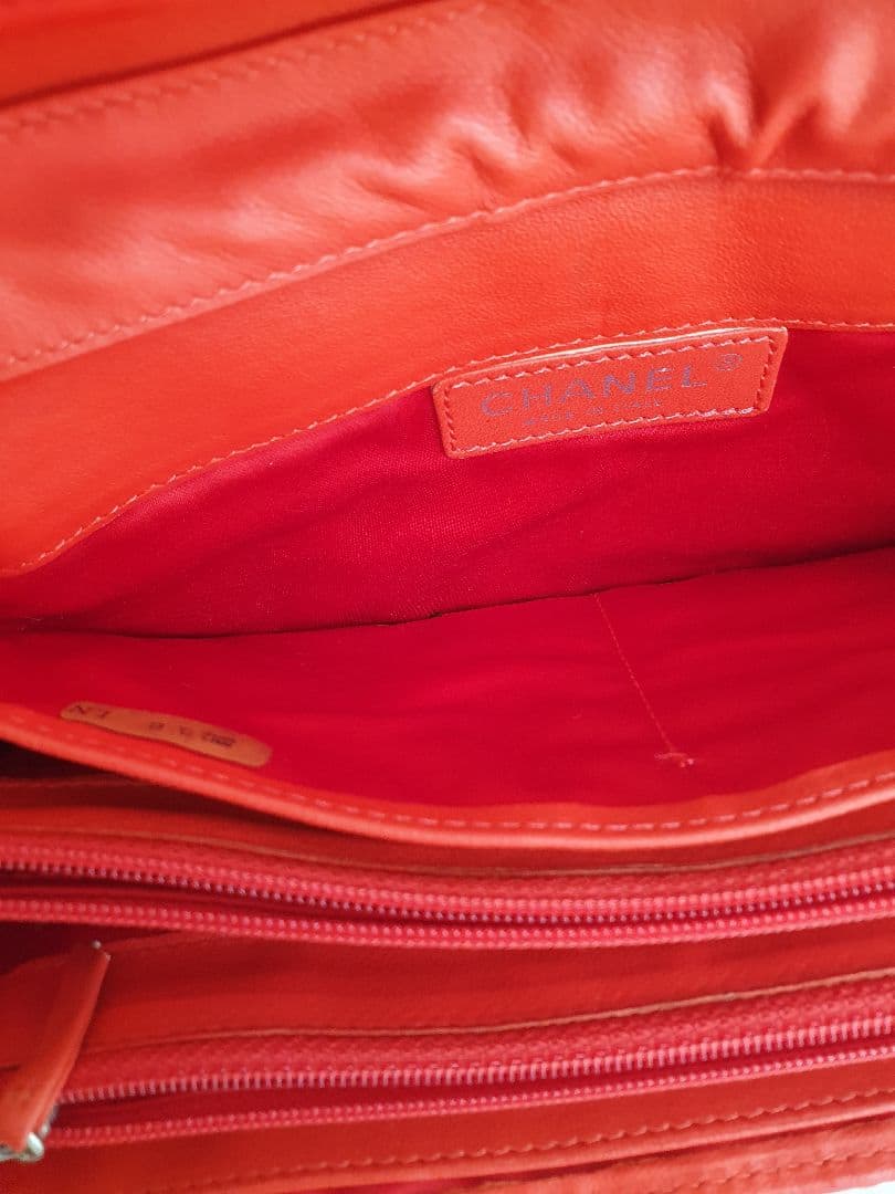 CHANEL レッド キルティング ショルダーバッグ