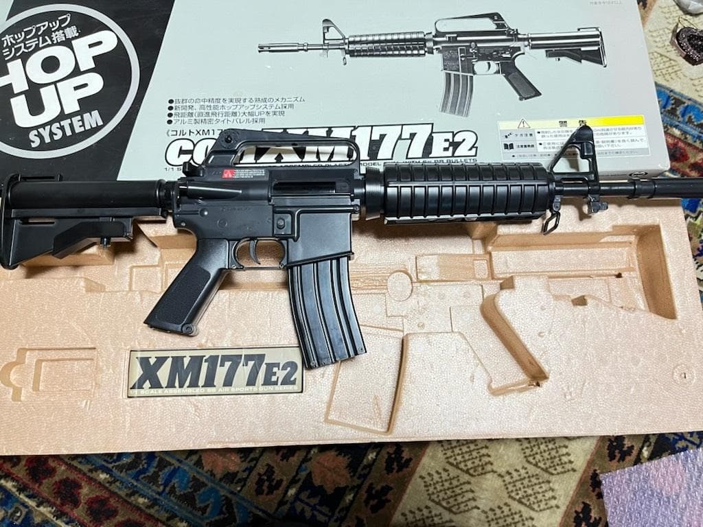 生産終了絶版品 東京マルイ 18歳以上 エアーライフル コルト XM177 E2