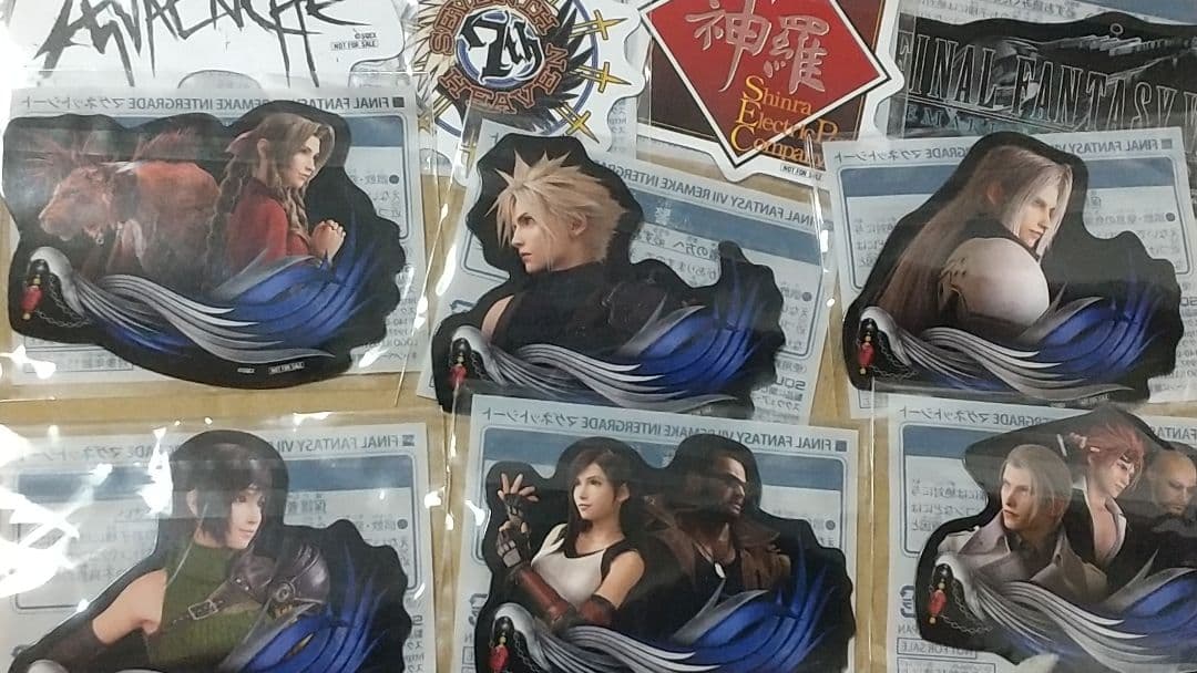 ★【非売品当選通知有】レッドブル FF7R C賞 グラス/シェーカー+マグネット