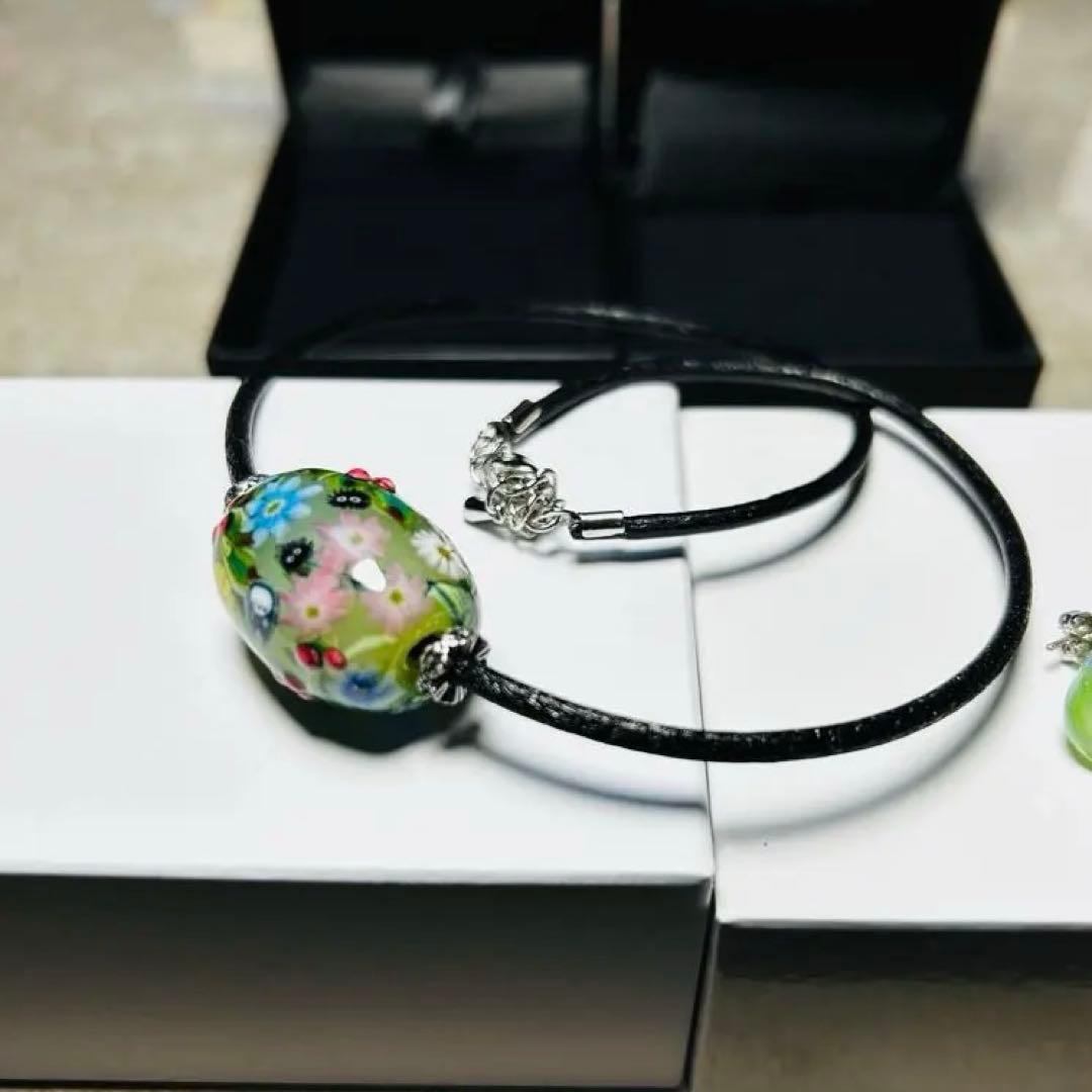 完売品】ジブリ美術館 とんぼ玉 トトロ ネックレス(横)