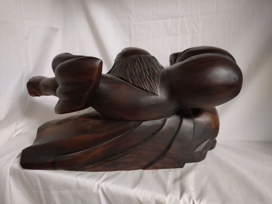 まもる様専用。少林寺拳法木彫達磨（赤檀彫刻）置台付き