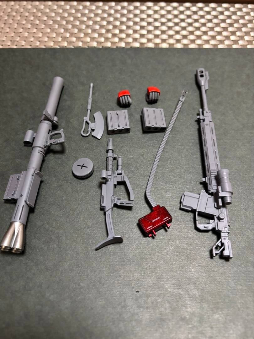 ま*お様 1/144 シャア専用ザク＆シナンジュ キャンディ塗装完成品