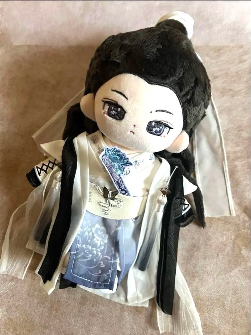 衣装付き 王一博 20cm ぬいぐるみ