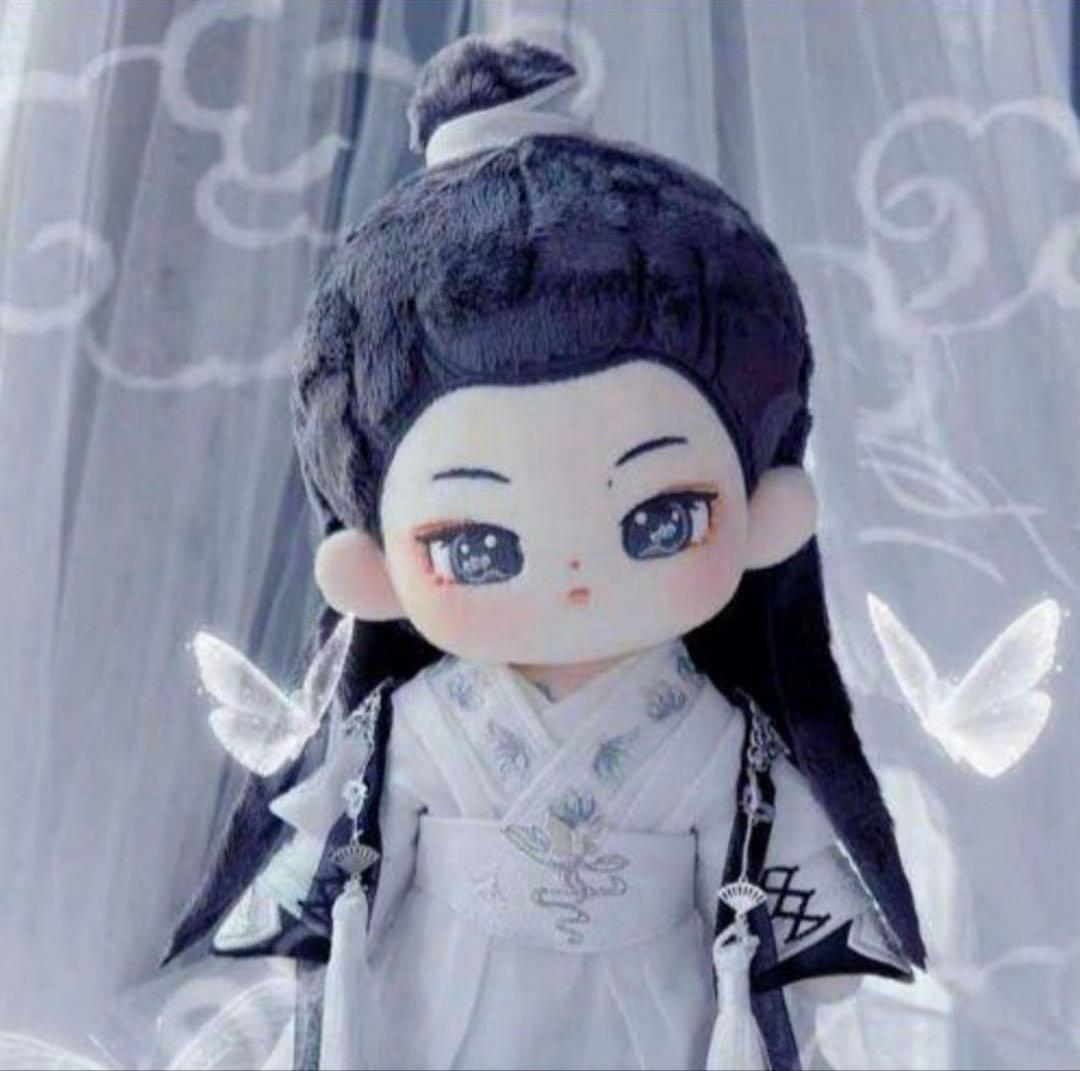 衣装付き 王一博 20cm ぬいぐるみ