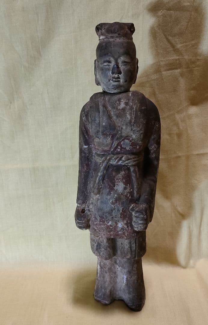 加彩人物俑 侍者 中国古陶 古玩 - メルカリ
