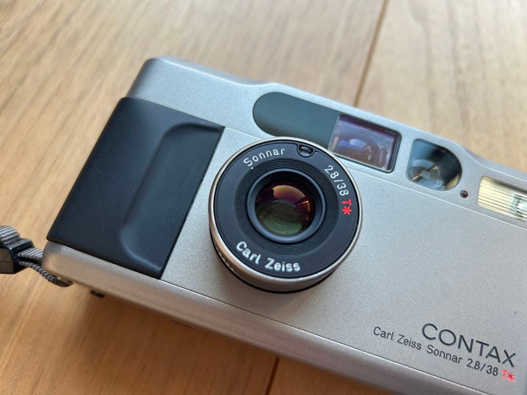 CONTAX T2 フィルムカメラ シルバー 目黒蓮ドラマ使用色違いコンタックス
