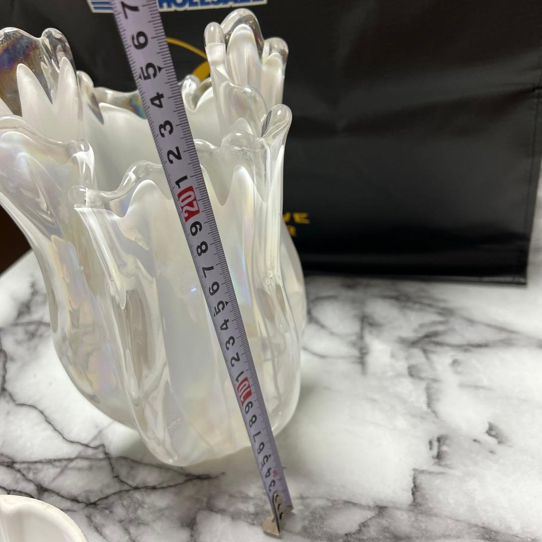 昭和レトロガラスの花瓶 フラワーベース 花びら ホワイト オーロラ