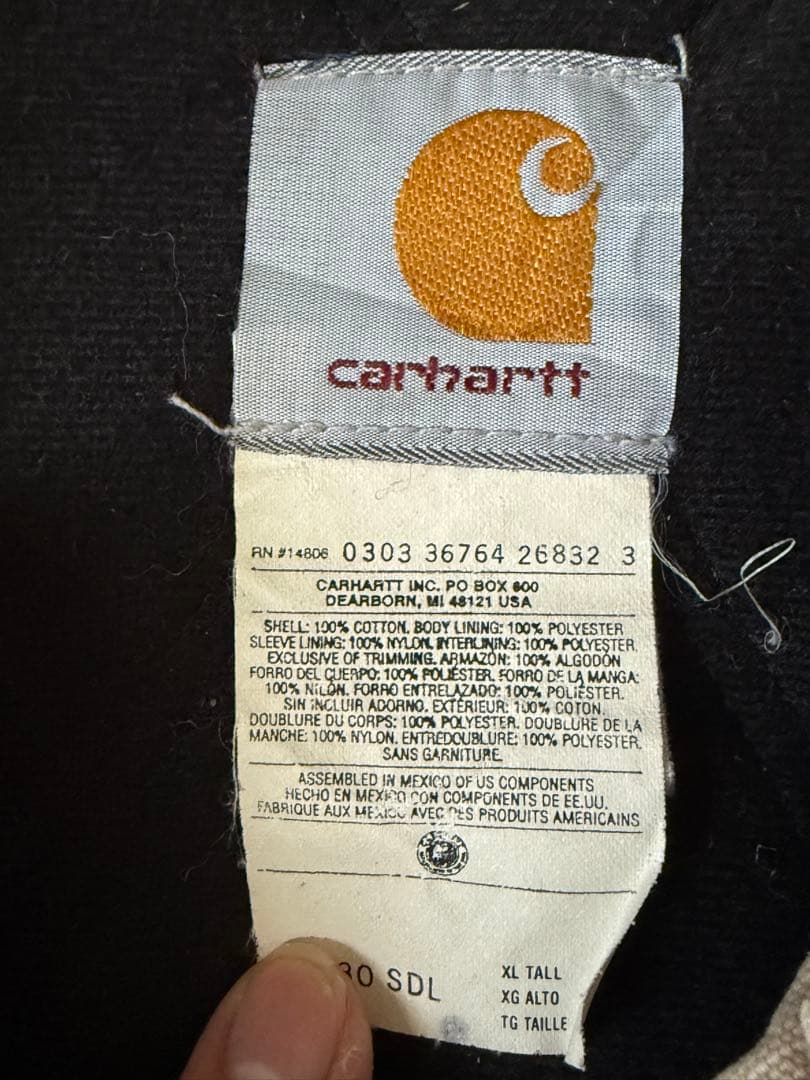 刺さる人に刺さる系✨ Carhartt XL アクティブジャケット
