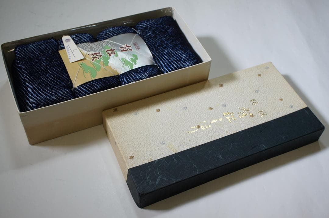 本場有松鳴海手絞り◆浴衣反物◆総絞り◆紺系◆ アンティーク