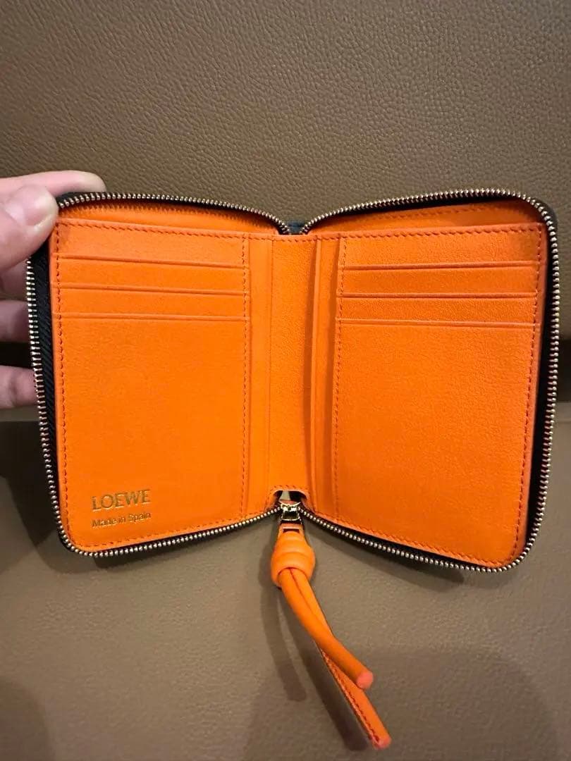 LOEWE 二つ折り財布 ブラック×オレンジ