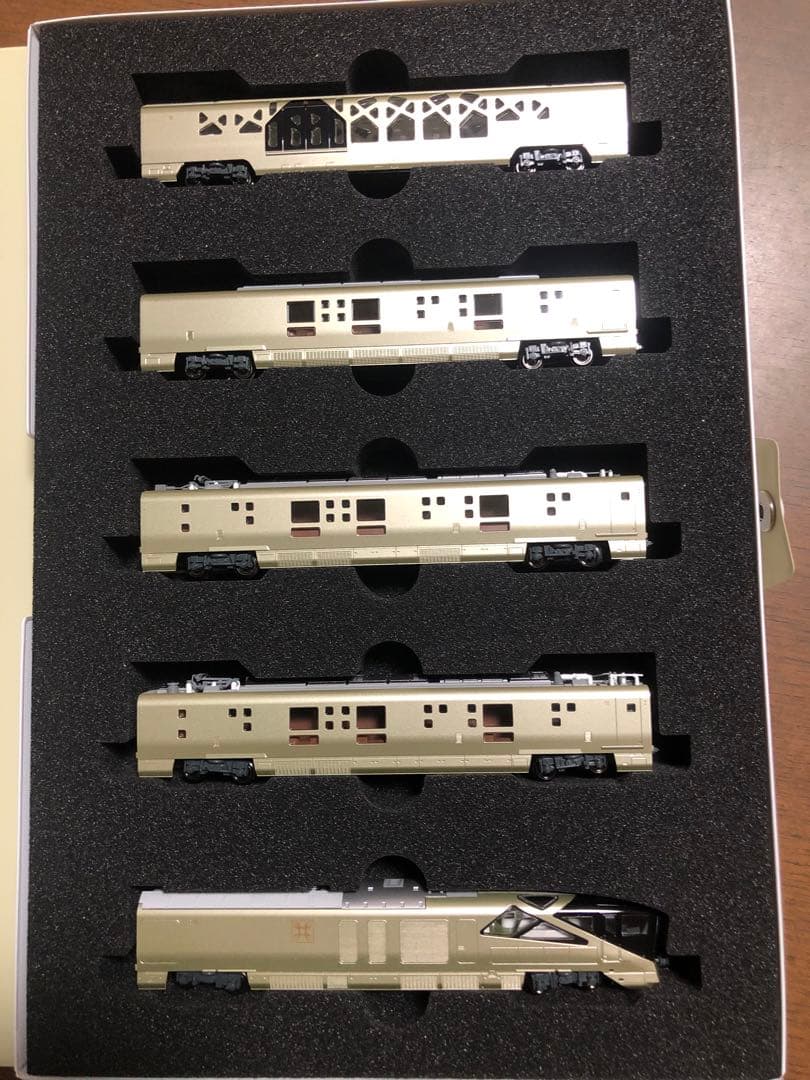 KATO 10-1447 E001形TRAIN SUITE四季島10両セット