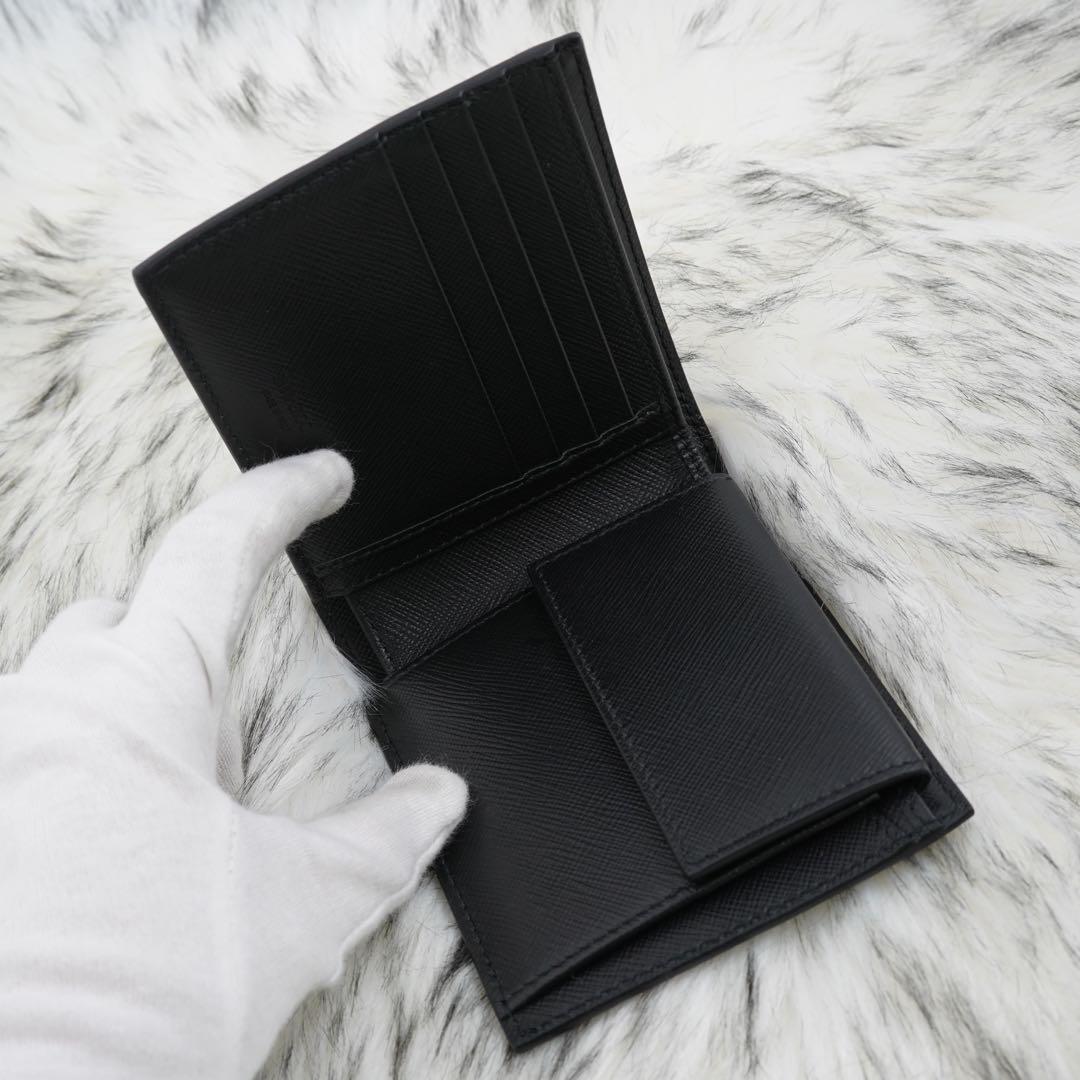 新品未使用品　jimmy choo ジミーチュウ　二つ折り財布　レザー　ブラック