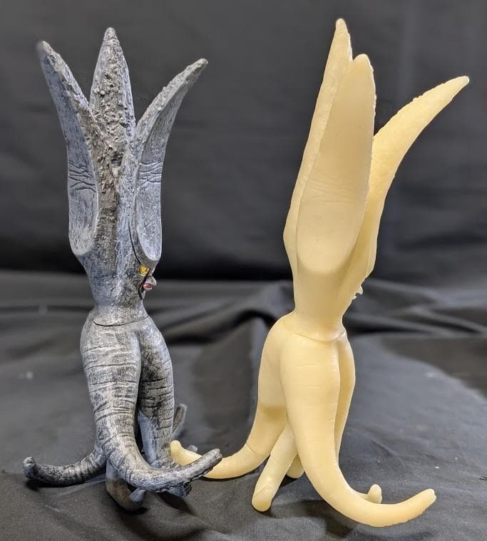 バイラス通常版＆蓄光版（エクスプラス）ソフビフィギュア２体セット