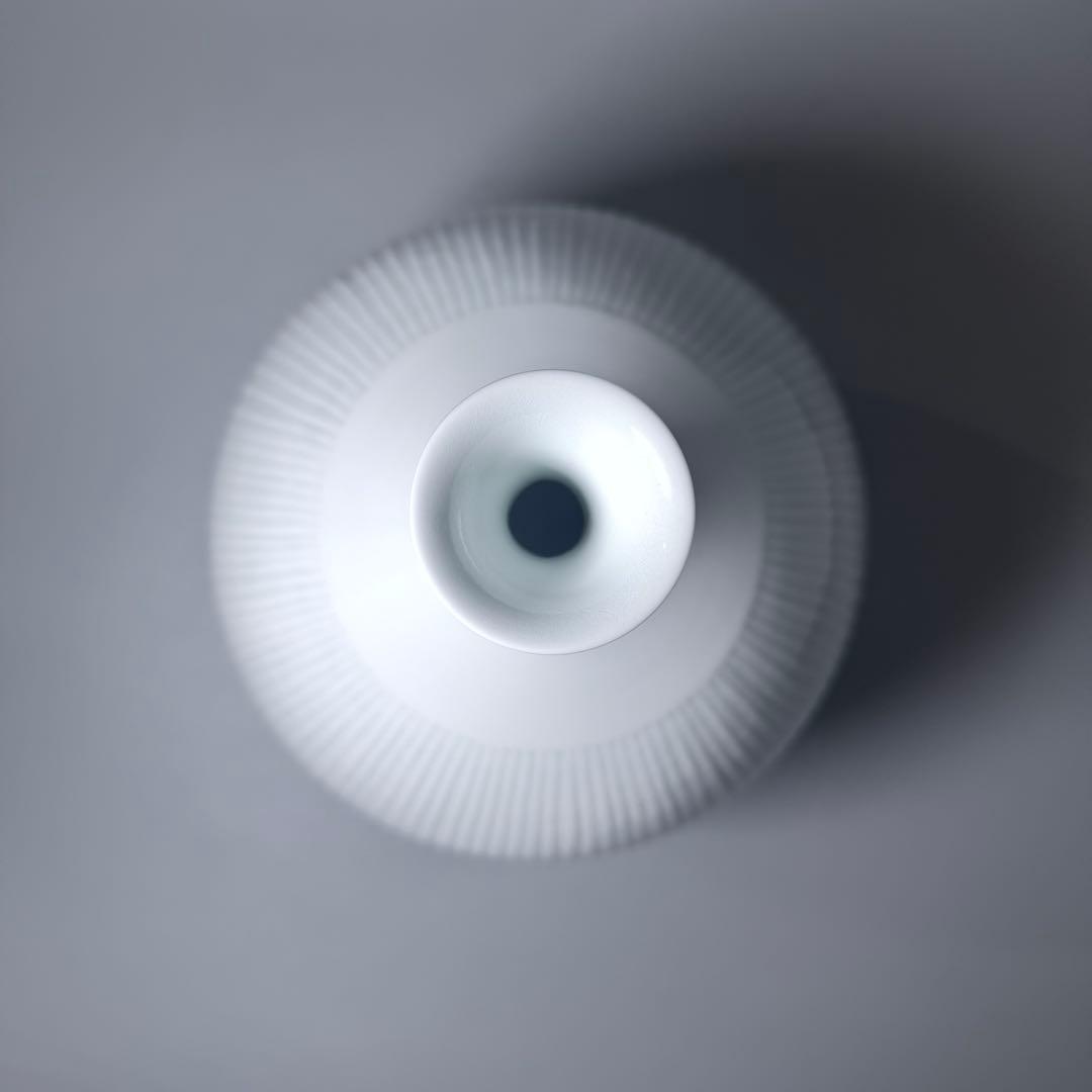 藤井朱明　白磁　花瓶　高さ35.5cm　共箱　栞付　造形の美　圧倒的な存在感