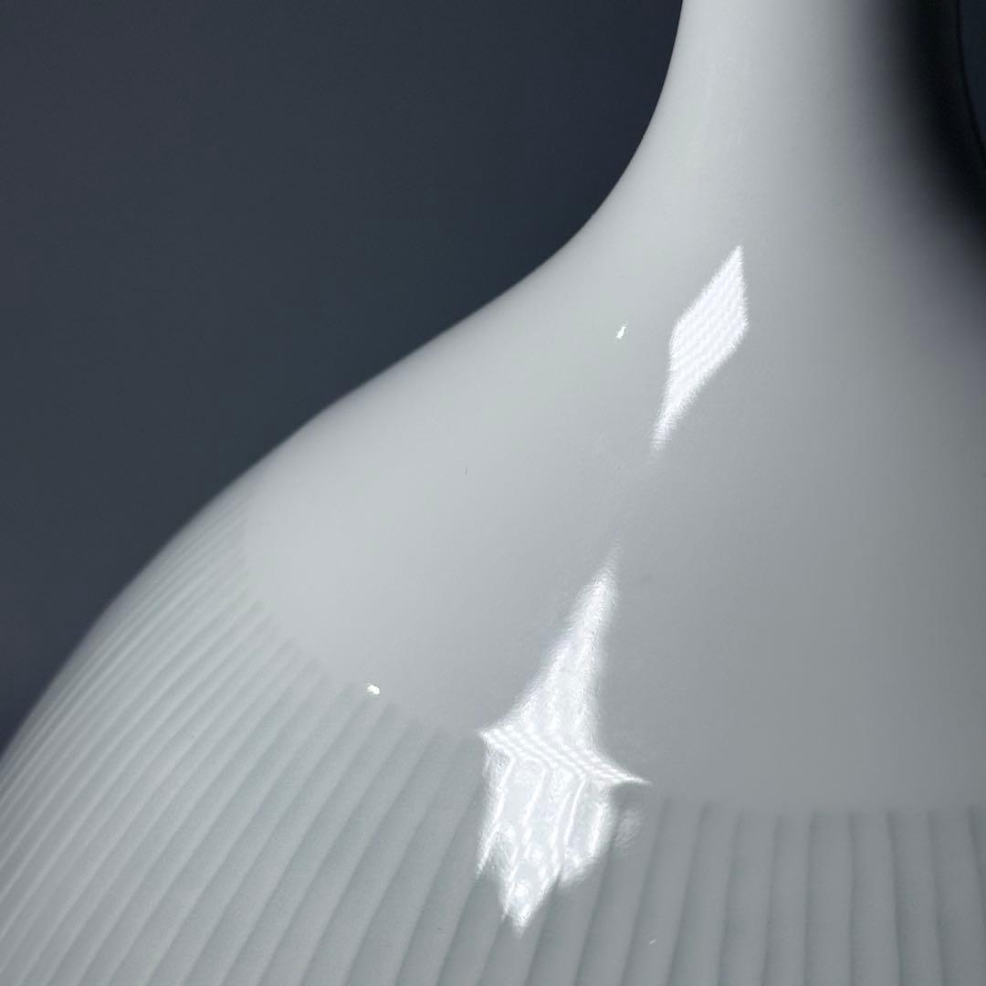 藤井朱明　白磁　花瓶　高さ35.5cm　共箱　栞付　造形の美　圧倒的な存在感