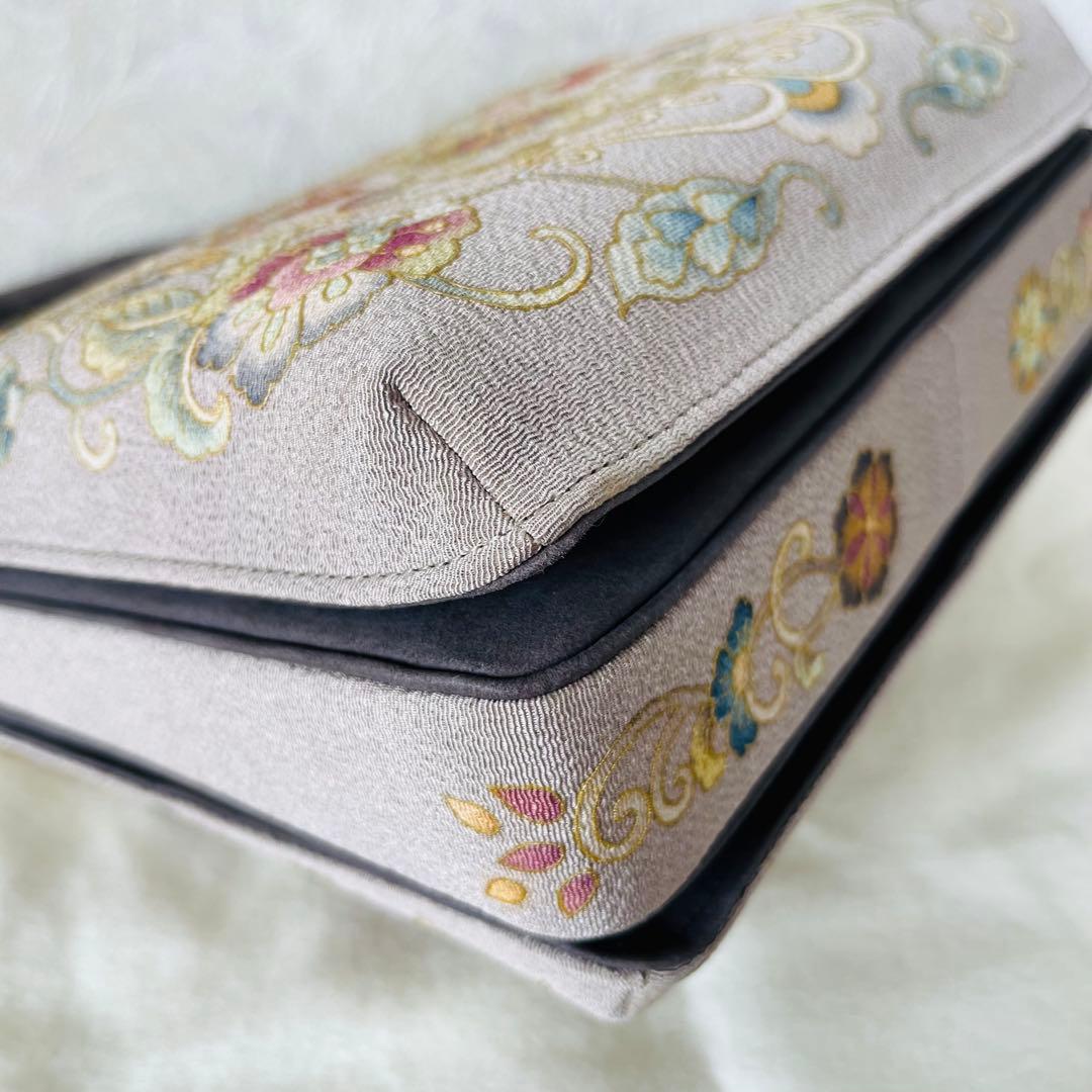 【極美品】オカジマ　皇室御用達　和装バッグ　絹100% 保存袋　利休　花柄　刺繍